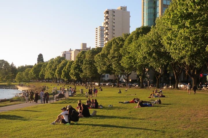 Grand City Small Group Tour of Vancouver