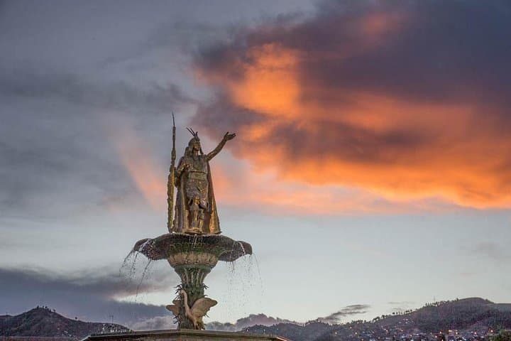 Cusco by Night: Planetarium Cusco, Dinner, and Pisco Sour