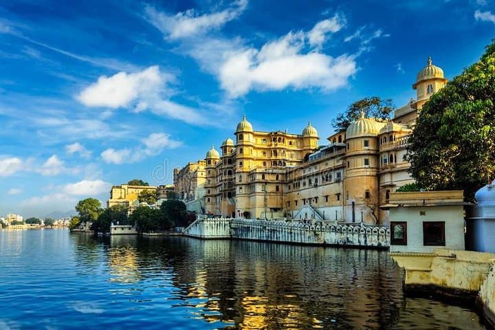 Udaipur in Full Day Sightseeing 8+places with Entrances fees