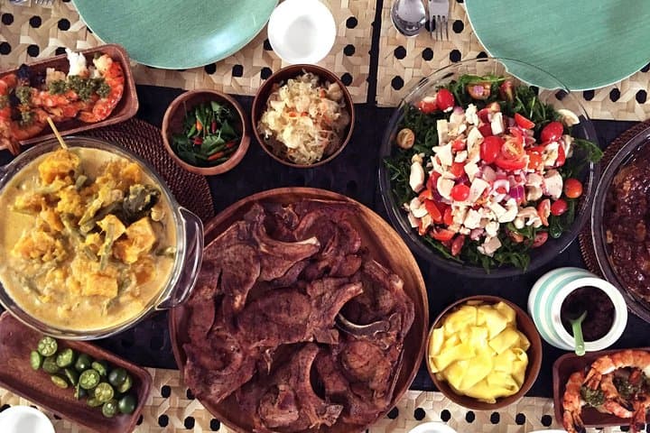 Private Filipino cooking class in a local Manila Home