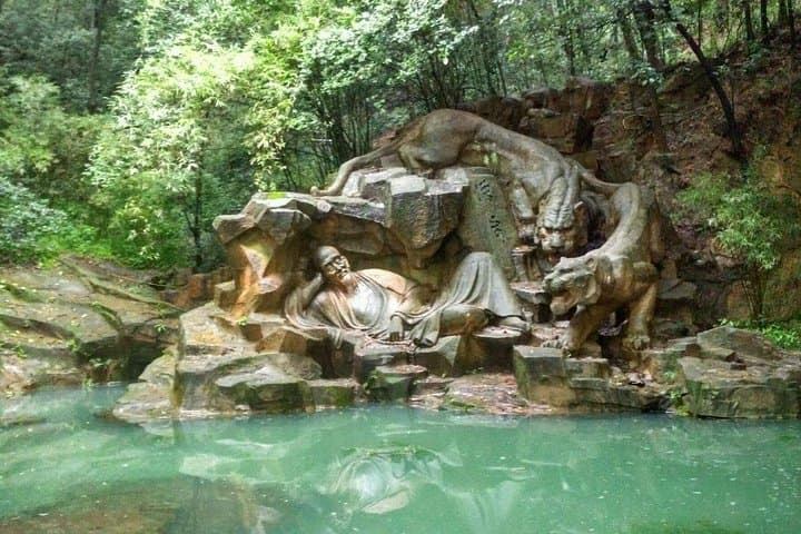 Hangzhou Jiuxi and Hupao Spring Hiking Day Trip from Shanghai by Bullet Train