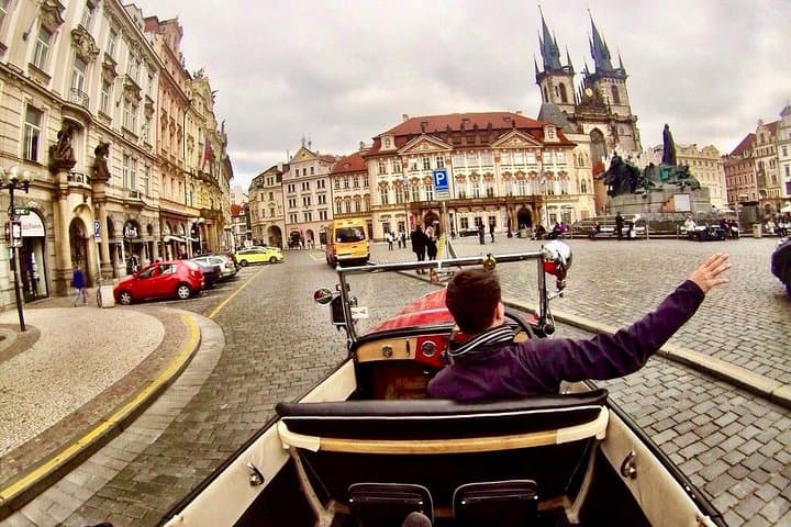 Vintage Cars Prague - Sightseeing Tour 90min / 1-6 pers.