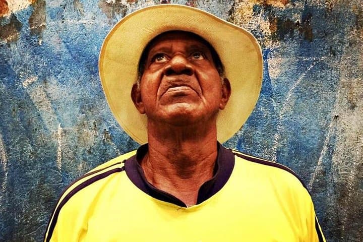 Local immersion in Bazurto