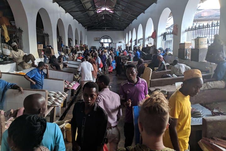 Stonetown Historical Walking Tour & Traditional Lunch