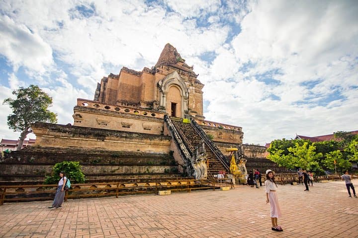 Private Tour: Discover 8 Chiang Mai Temples & Cruise along Mae Ping river