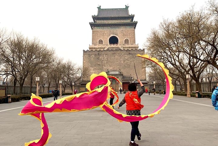 Explore the Hutongs at Houhai Lake area with the imperial afternoon Tea.