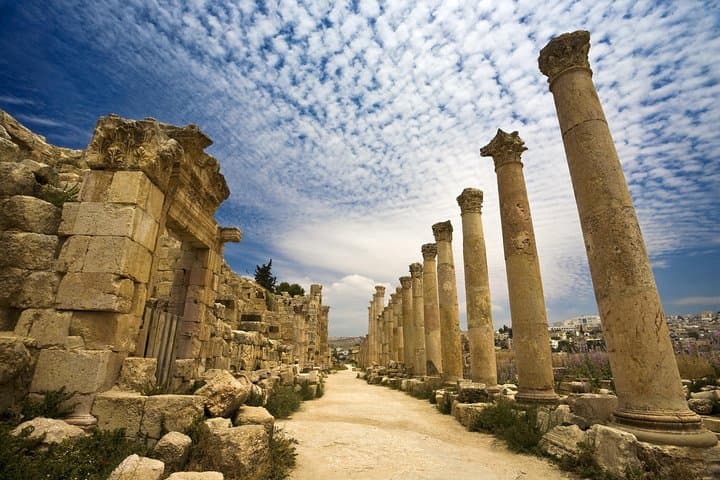4-Night Private Jordan Cultural Tour: Jerash, Petra, and Wadi Rum Overnight 