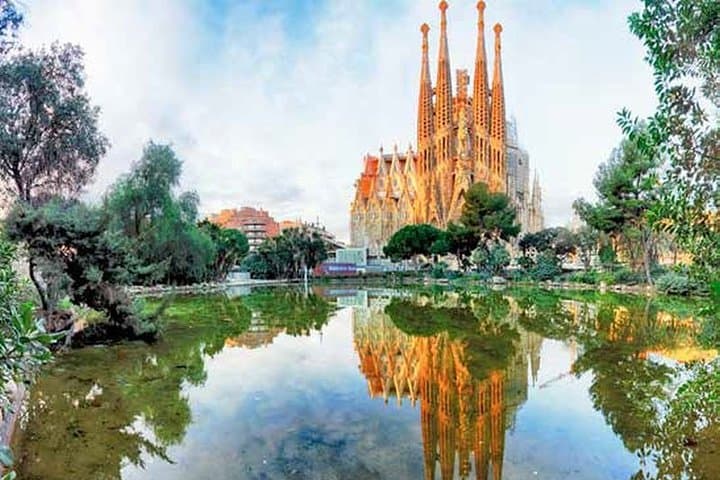Barcelona and Andalucia 7 Days Tour from Madrid to Barcelona or Madrid
