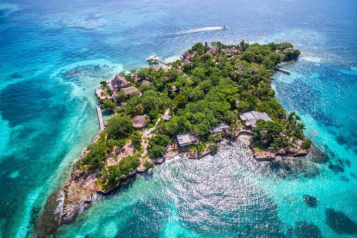 Adventure 5 Rosario Islands with Snorkel and plankton in Cartagena de indias