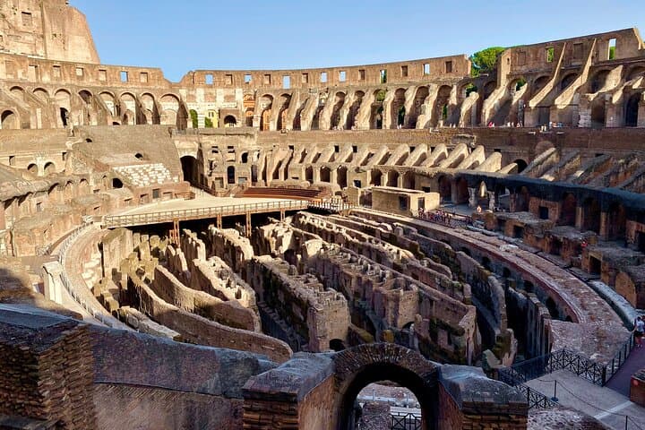 Rome: Guided Tour of Colosseum Arena with Roman Forum Entrance
