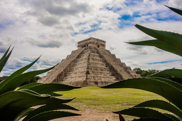 Chichen Itza, Cenote and Valladolid Small Group Day Trip