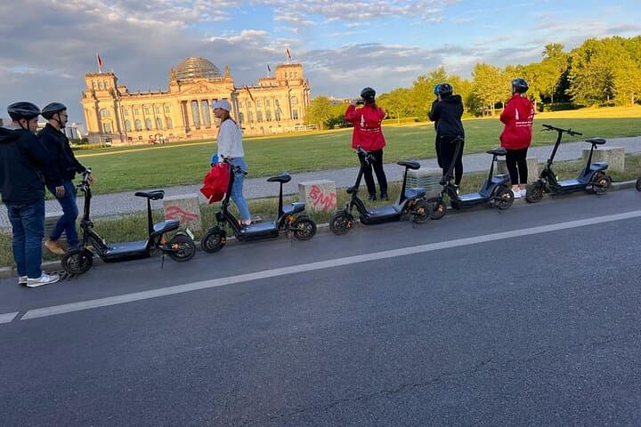 2 Hours Berlin E-Scooter Tour