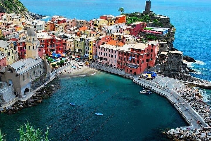 Luxury day trip Portofino and Serravalle outlet from Milan