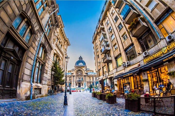 4h Bucharest Private Tour (2h by Car and 2h Walking in Old Town) 