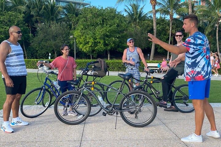 Miami Beach Art Deco & History Bike Tour with Design Enthusiast