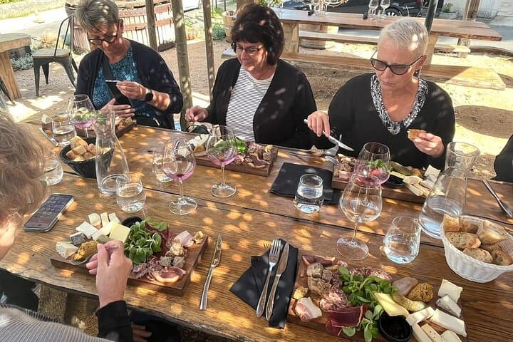 Loire Valley Wines and Castle Small Group Day Trip from Paris