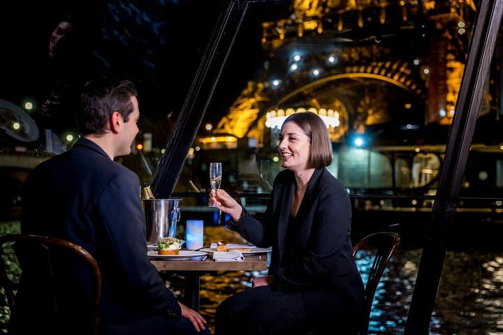 Paris 3-Courses Gourmet Dinner Seine River Cruise with Champagne