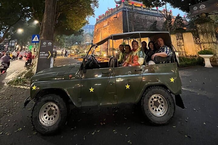 Hanoi Jeep Tour Sightseeing Include Street Food and Train Street