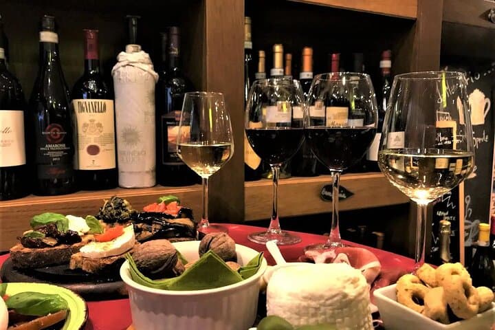 Wine and Food Tasting in Naples Italy