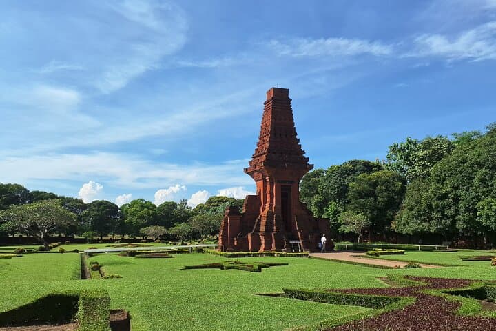 Trowulan Tour Ruin of Majapahit Kingdom from Surabaya