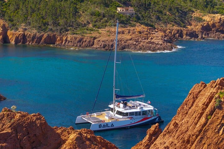 Day and Meal in the Lerin Islands in Catamaran - Saint-Raphaël