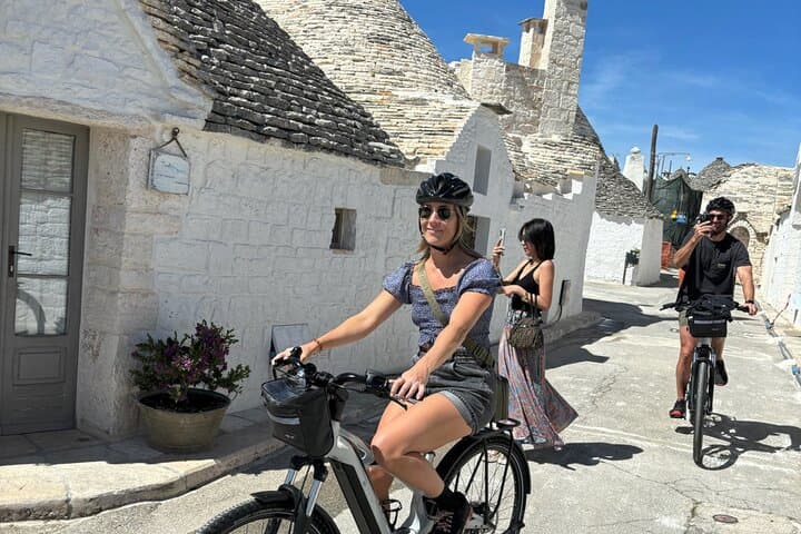 E-Bike, Focaccia and Wine