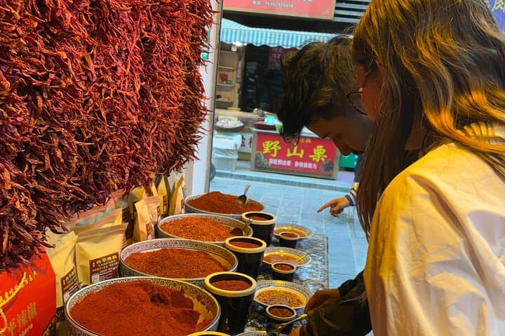 3-hour Chongqing Back Alley Walking Tour