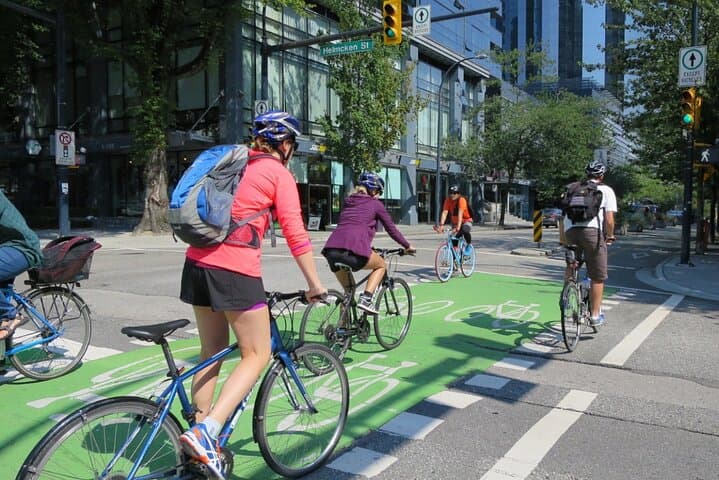 Stanley Park & Downtown - Vancouver Bike Tours 