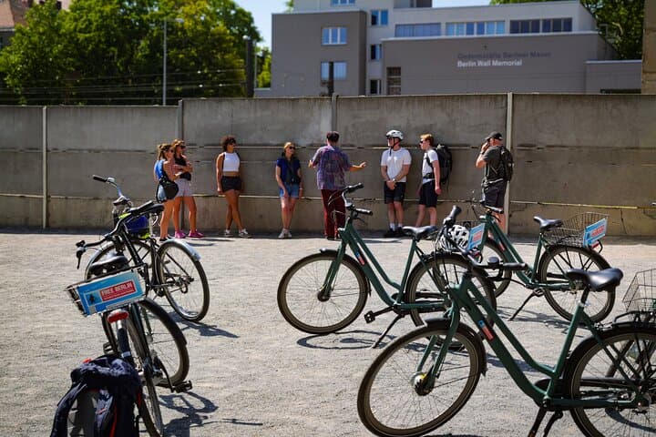 Berlin: Guided Bike tour of the Berlin Wall and Third Reich