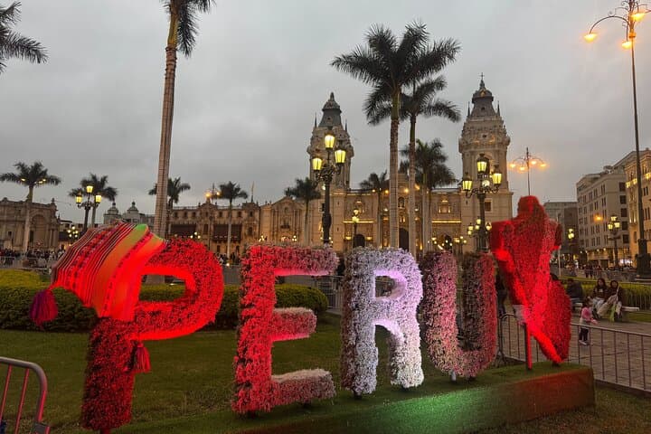 Lima by night including Catacombs & Water Show Tour