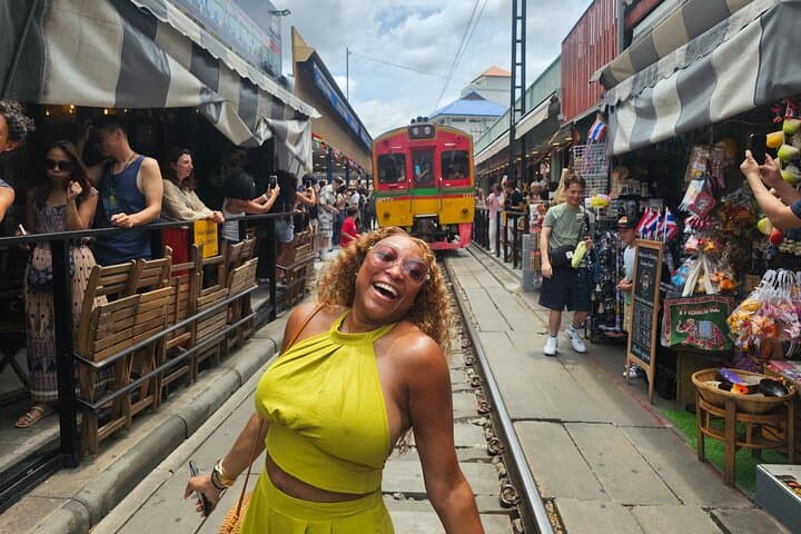 Floating Market & Train Market Private Tour(Premium Service)