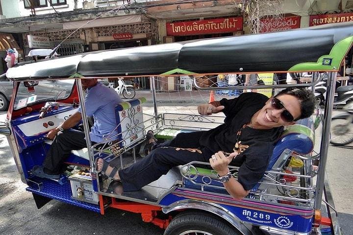 Private Bangkok Night Tour by Tuk Tuk with Dinner