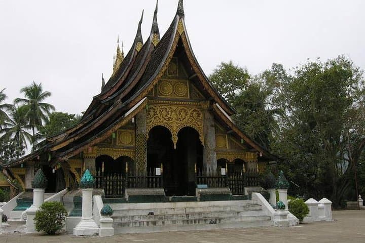 Guided Exploring Luang Prabang Full-Day Tour