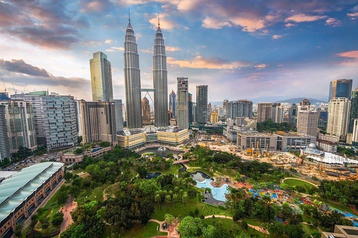 Private Personalized Tour : Kuala Lumpur 8 Hours of Wonders