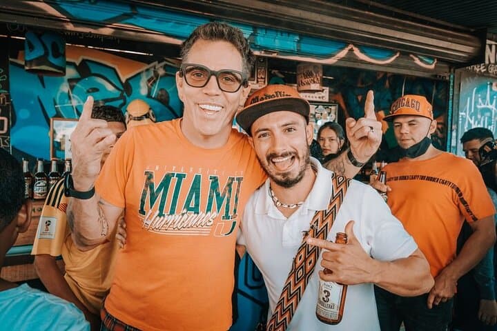 Private Tour to Comuna 13 & Exotic Fruit Market in Medellin!