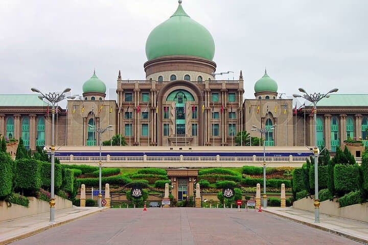 Putrajaya City Tour from Kuala Lumpur including Sightseeing Cruise