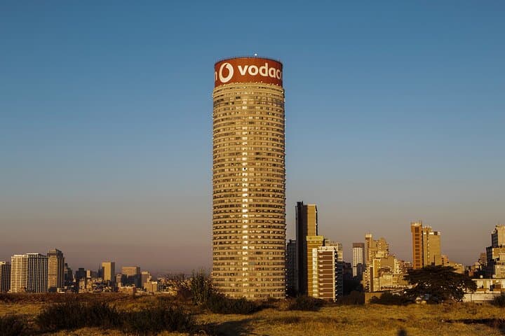 Visit the tallest Building in Johannesburg Ponte city & Hillbrow