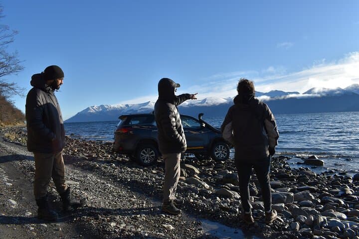 4WD Off-Road Lakes Adventure in Tierra del Fuego