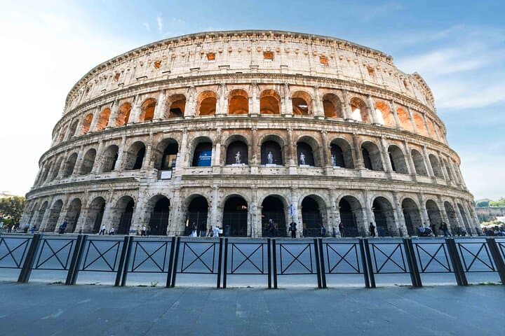 Rome: Colosseum Arena Floor, Roman Forum and Palatine Hill Tour