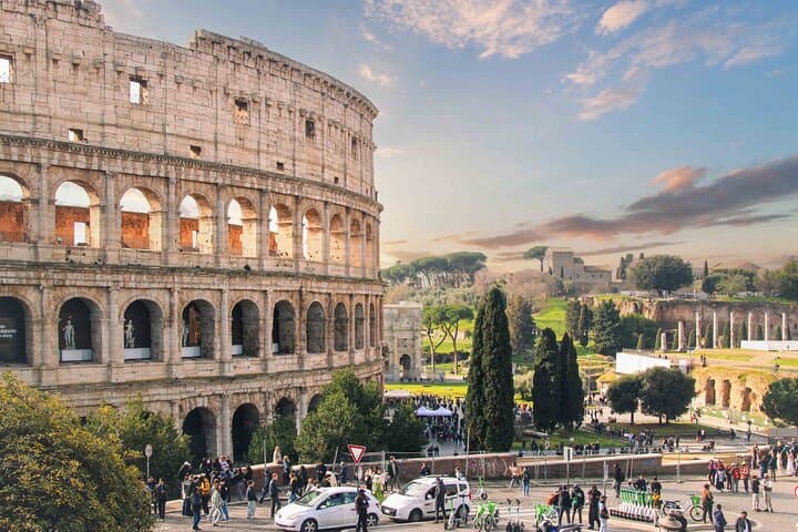 Rome: Colosseum Arena, Roman Forum & Palatine Hill Tour