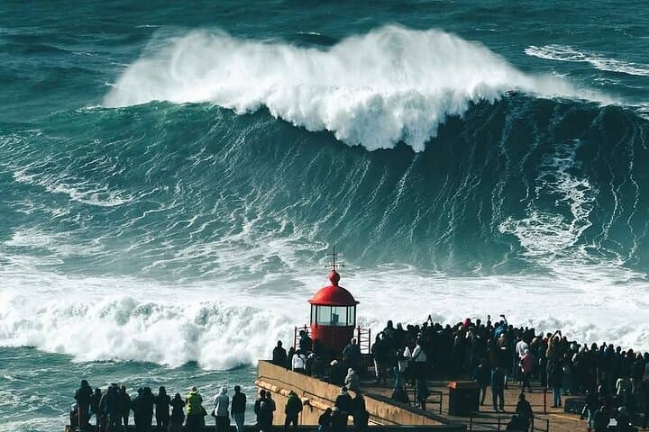 Lisbon: Nazaré Big Wave Surf Tour – Portugal’s Surf Capital