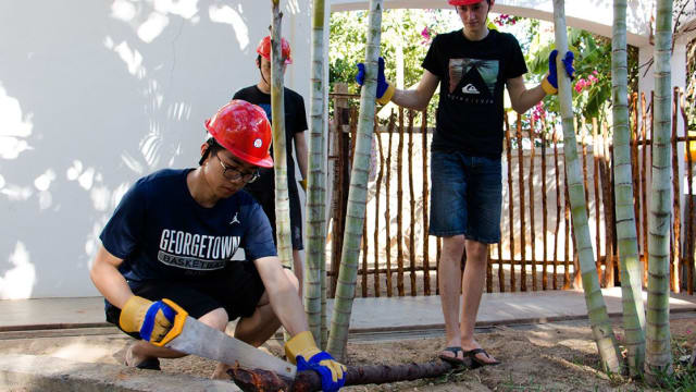 Volunteer Construction in Kenya